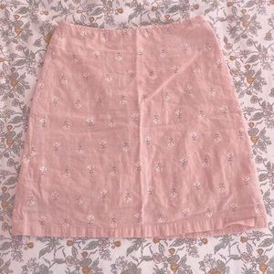 Pink floral zip-up brandy Melville skirt with scalloped waistline